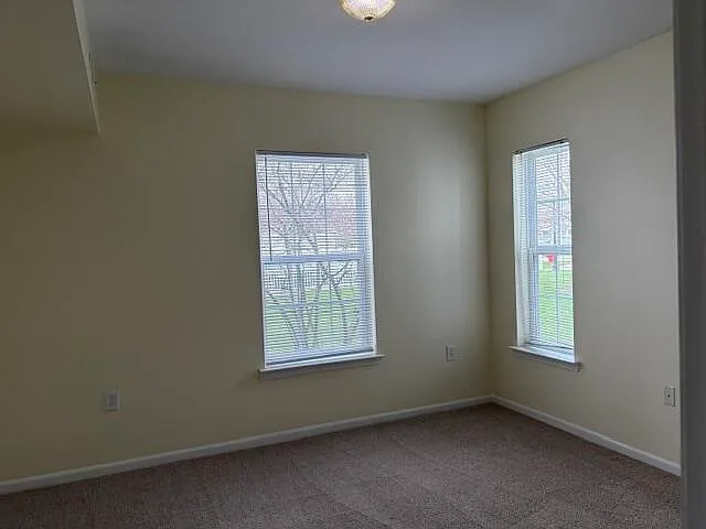 2736 S Knightsbridge Cir — Photo 9