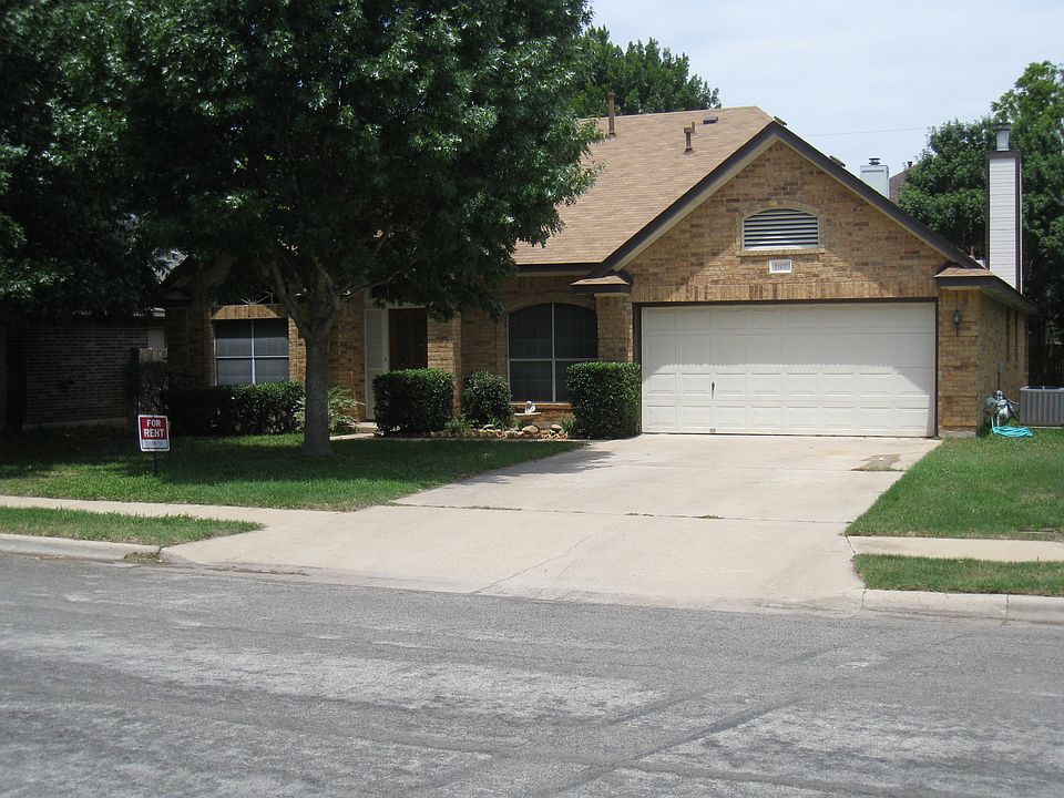 1st image of 1102 Cedar Falls St