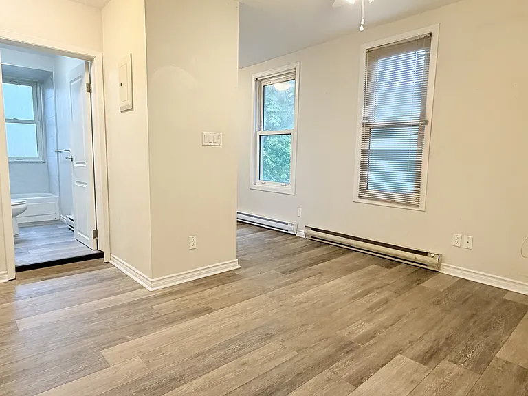 686 Lincoln Rd #2 — Photo 4