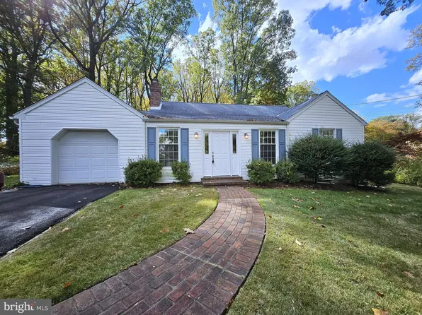 260 Brae Bourn Rd, Huntingdon Valley, PA 19006