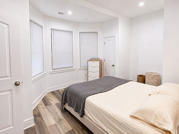 5th image of 1623 N 33rd St APT 3