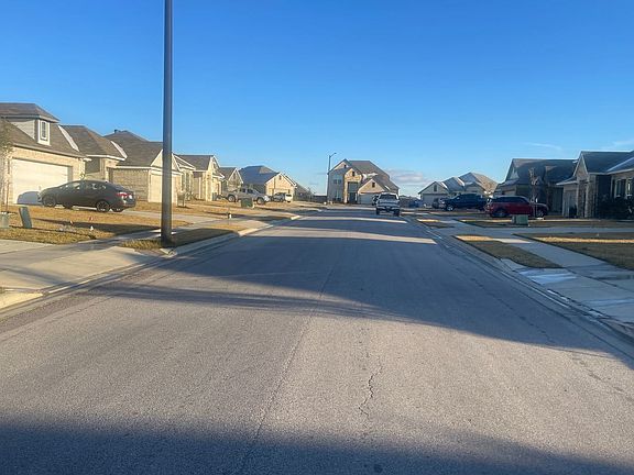 5th image of 2214 Johnny Lyon Ct