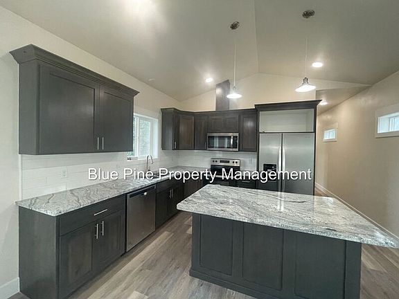 4th image of 446 E 19th St