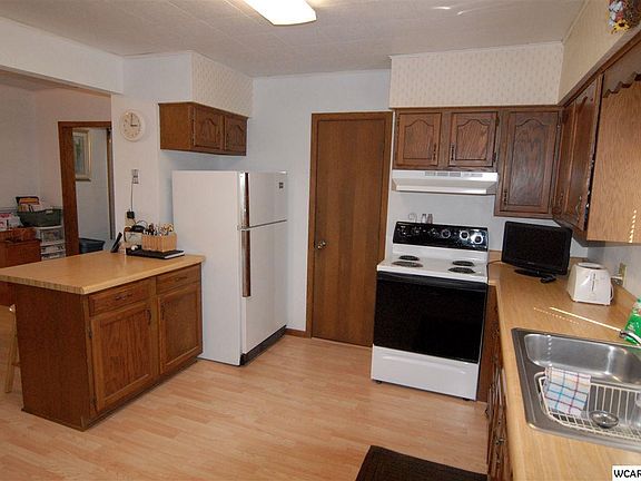 4th image of 606 S 11th St