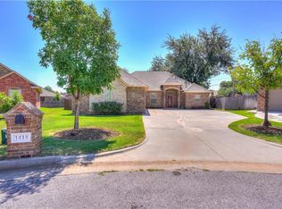 1414 Riverwind Dr, Midwest City, OK 73130