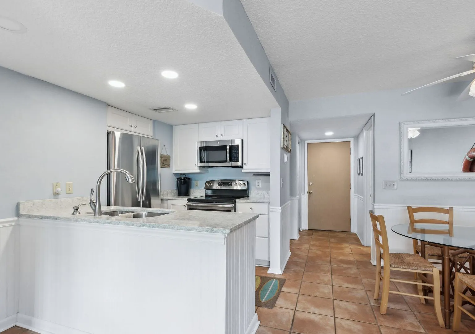 Oceanfront Long-Term Rental at Sand Dollar Villas Coastal Living at Its Best — Photo 3