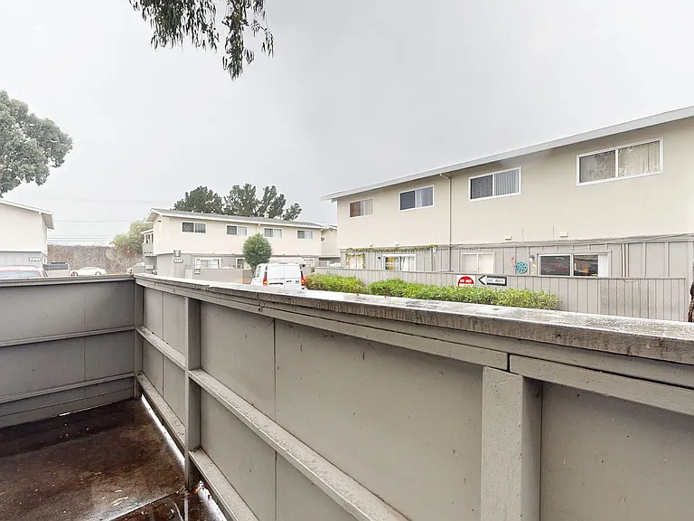 Bay Terrace — Photo 37
