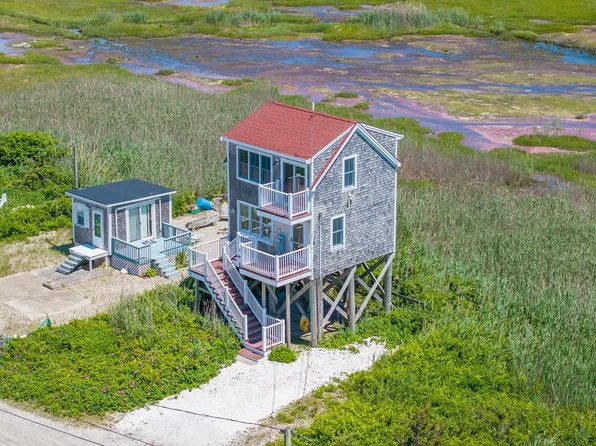15 Monondach Ave, Fairhaven, MA 02719