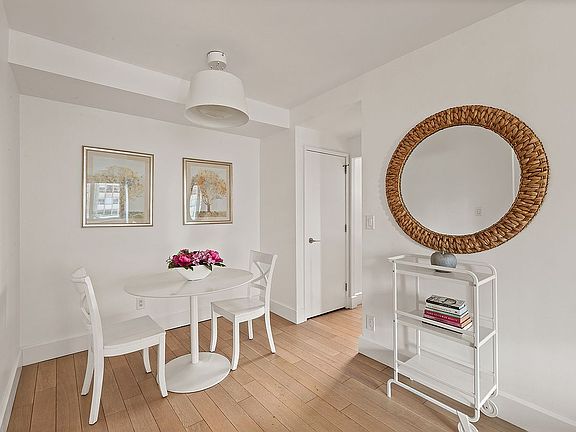 3rd image of 212 E 47th St APT 18A