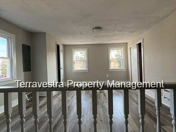 3rd image of 122 E Mulberry St #2