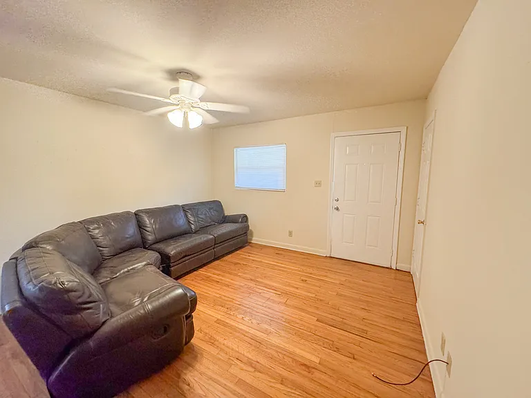 1601 Airport Dr — Photo 6