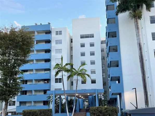 5050 NW 7th St APT 312, Miami, FL 33126