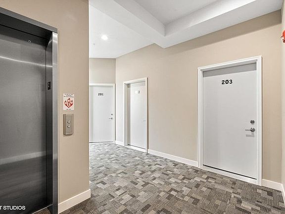 5th image of 3708 Grand Blvd #202