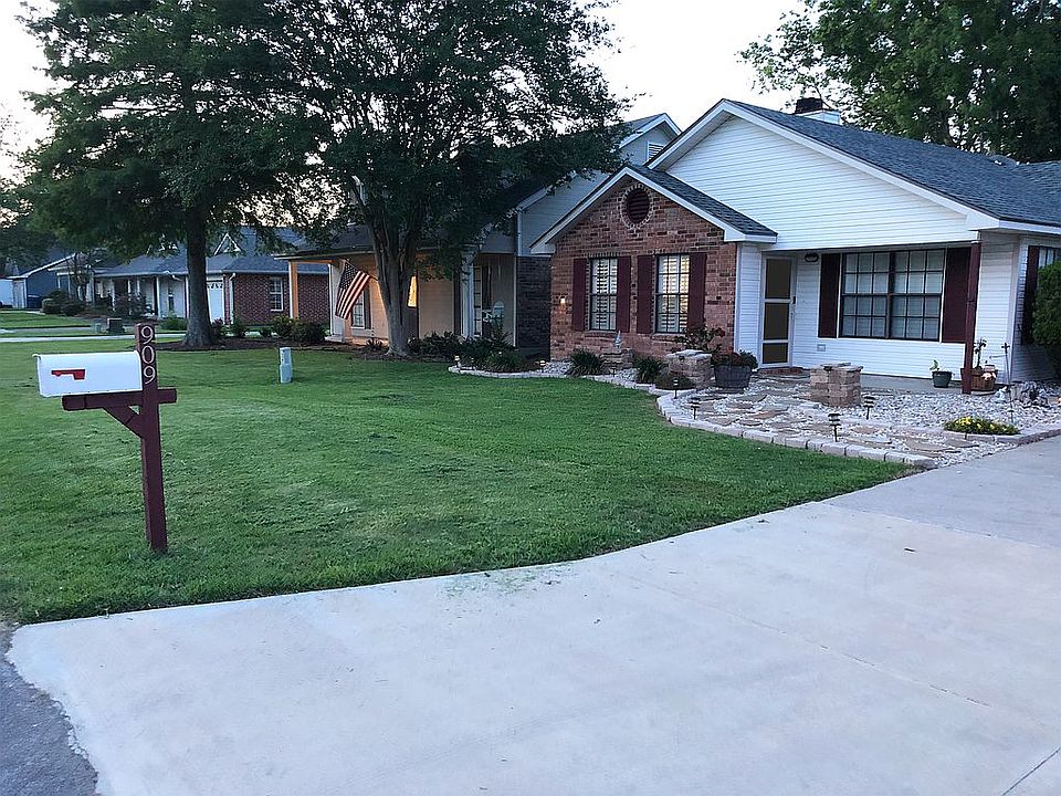1st image of 909 Rosedown Ln