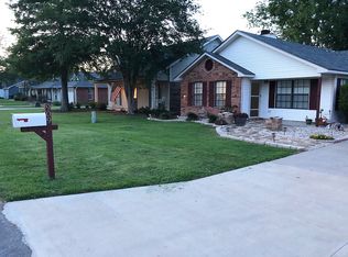909 Rosedown Ln, Lafayette, LA 70503