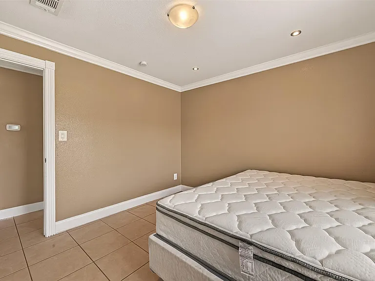 2201 Fountain View Dr #3 — Photo 16