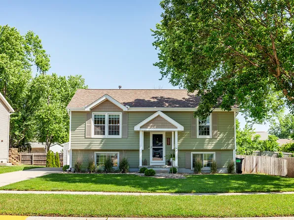 621 Duluth St, Ames, IA 50010