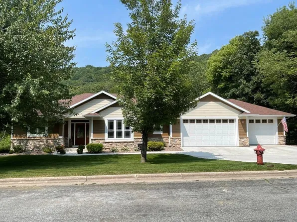 73 McIntosh Rd E, La Crescent, MN 55947