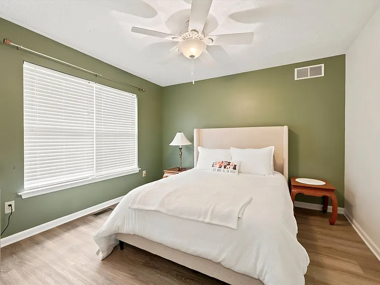 225 Cayman Ct — Photo 24