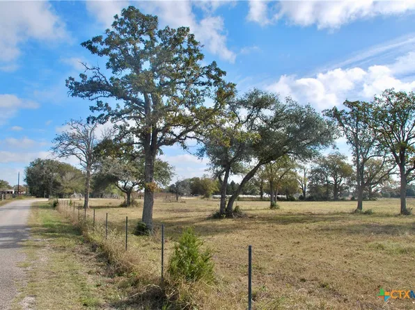 County Road 135, Hallettsville, TX 77964