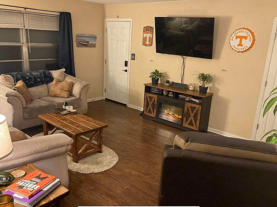 1st image of 1806 Parkwood Ln #1