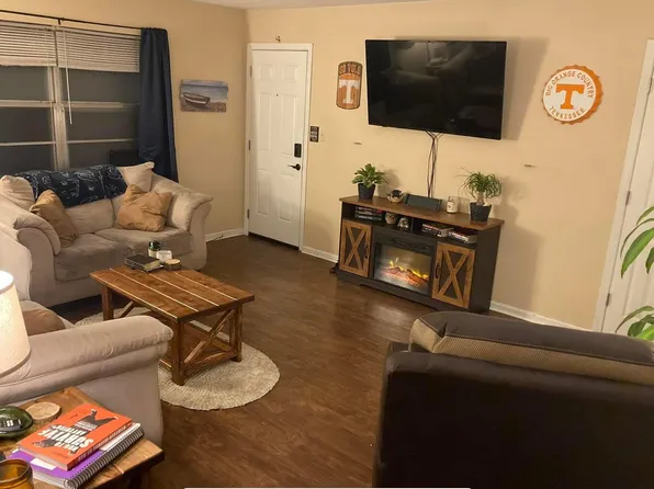 1806 Parkwood Ln, Johnson City, TN