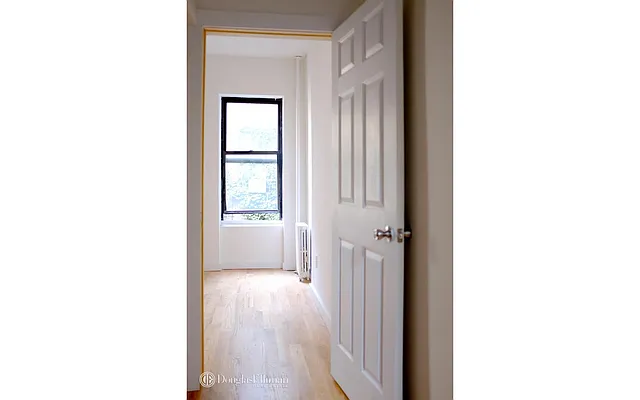 Rented by Douglas Elliman | media 24