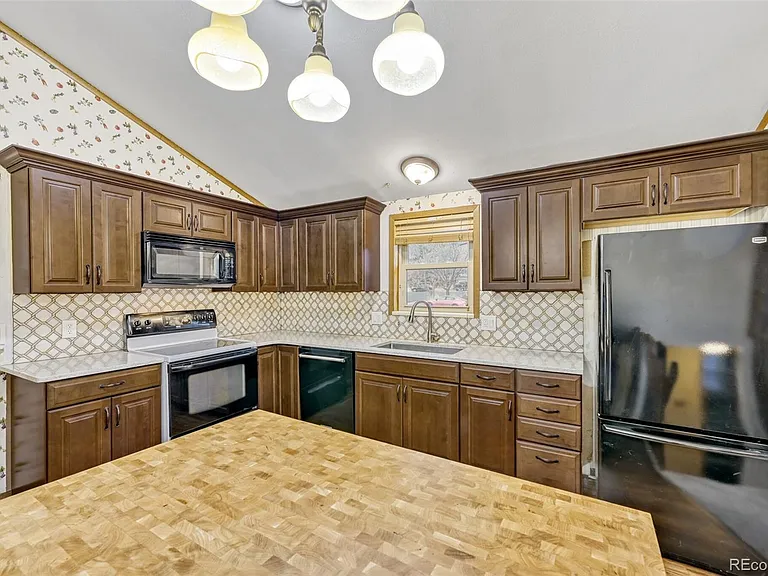 3354 S Kendall St — Photo 14