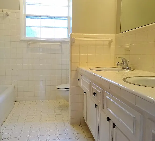 102 Marseille Dr — Photo 16