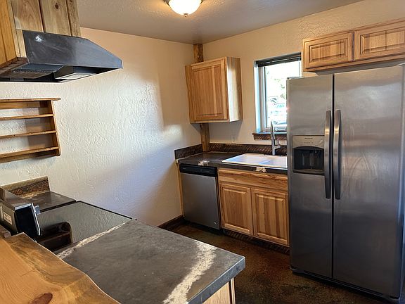 3rd image of 131 Speedway Ave #1
