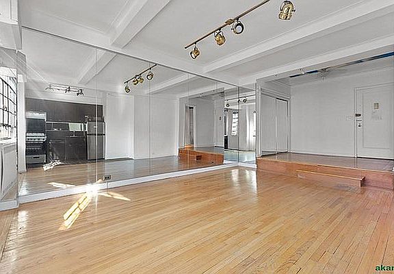 4th image of 10 Park Ave #15H