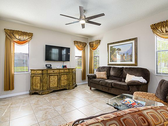 5th image of 2890 Casterton Dr