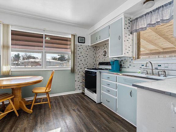 2nd image of 20548 Lockwood St