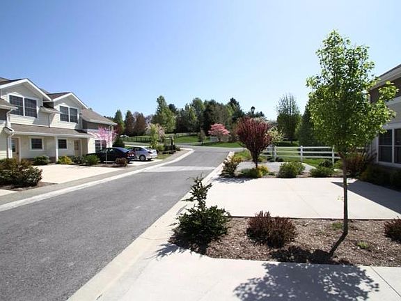 5th image of 217 Blackbird Village Cir