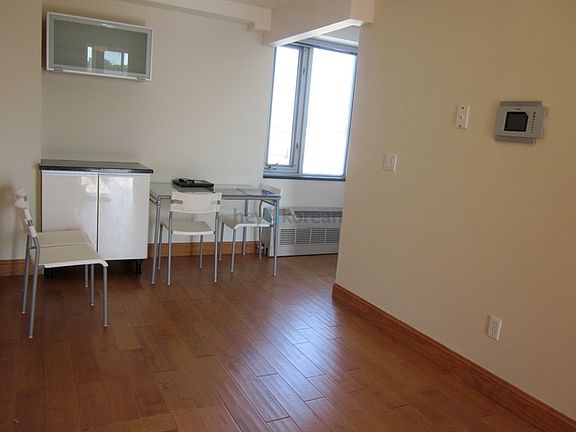 2nd image of 2620 21st St #B6