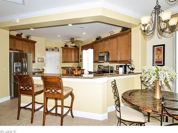 5th image of 10404 Avila Cir