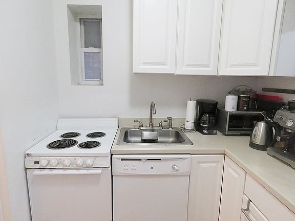 4th image of 302 E 92nd St APT 3F