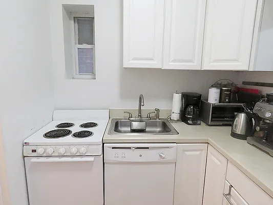 Rented by Corcoran | media 6