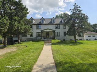 305 Michigan Ave APT 3, South Milwaukee, WI 53172