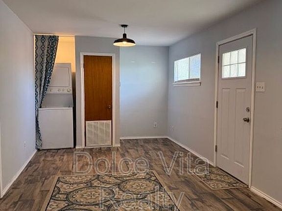 4th image of 2233 Ivy Ave #B