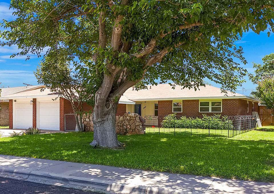 1st image of 3742 Oakridge Dr