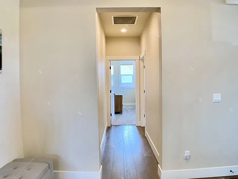 4310 SW Badger Ave — Photo 10