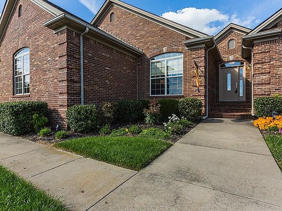 3rd image of 132 Gleneagles Blvd