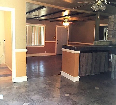 2nd image of 905 NE 1st Pl