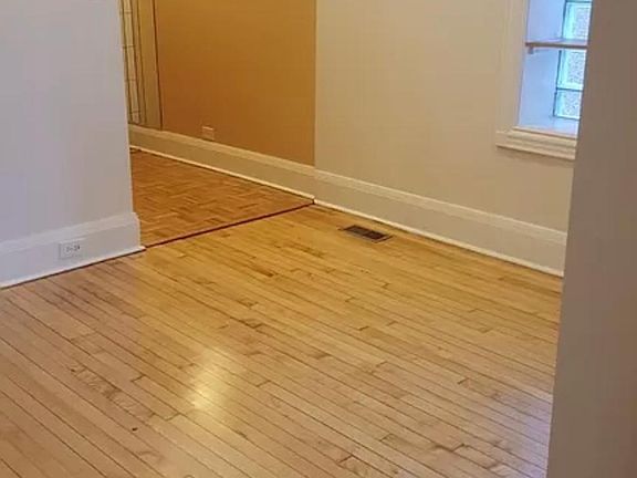 3rd image of 3610 N Cicero Ave #1