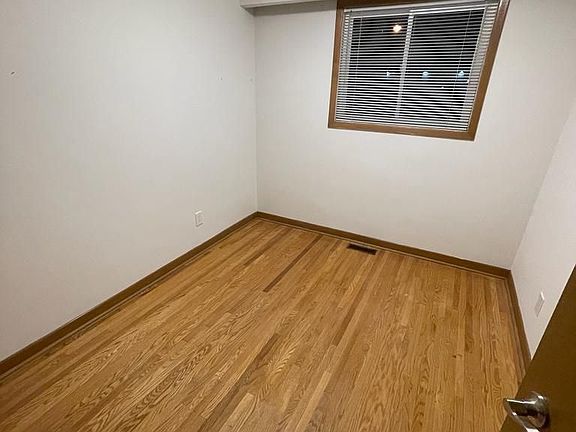 5th image of 39 Magnolia Ave