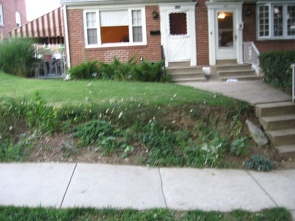 2nd image of 1219 Bryan St
