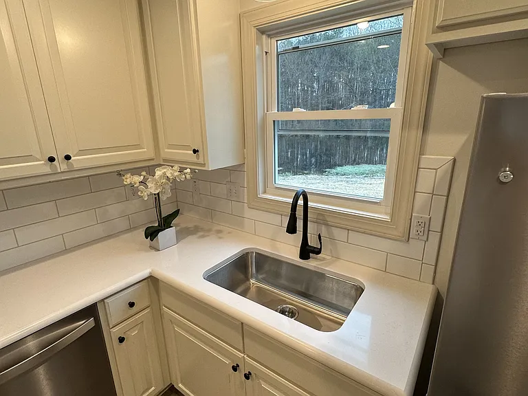 177 N Clarendon Dr — Photo 11