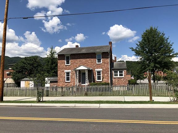 2nd image of 303 Clinton Ave E