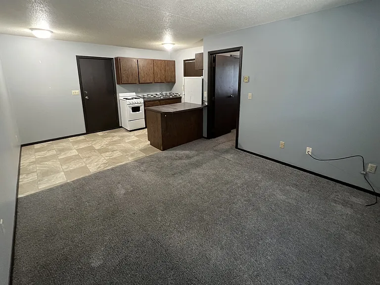 723 S Congress St — Photo 4